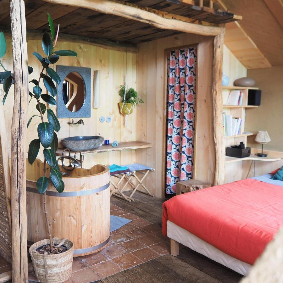 Ecolodge La Belle Verte Saint-M'herve ภายนอก รูปภาพ